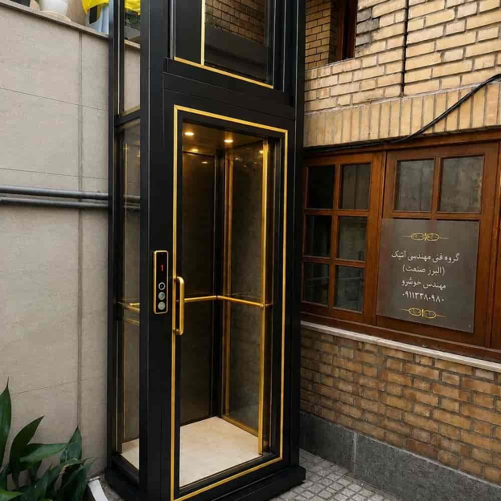 بالابر خانگی شیشه‌ای مشکی و طلایی